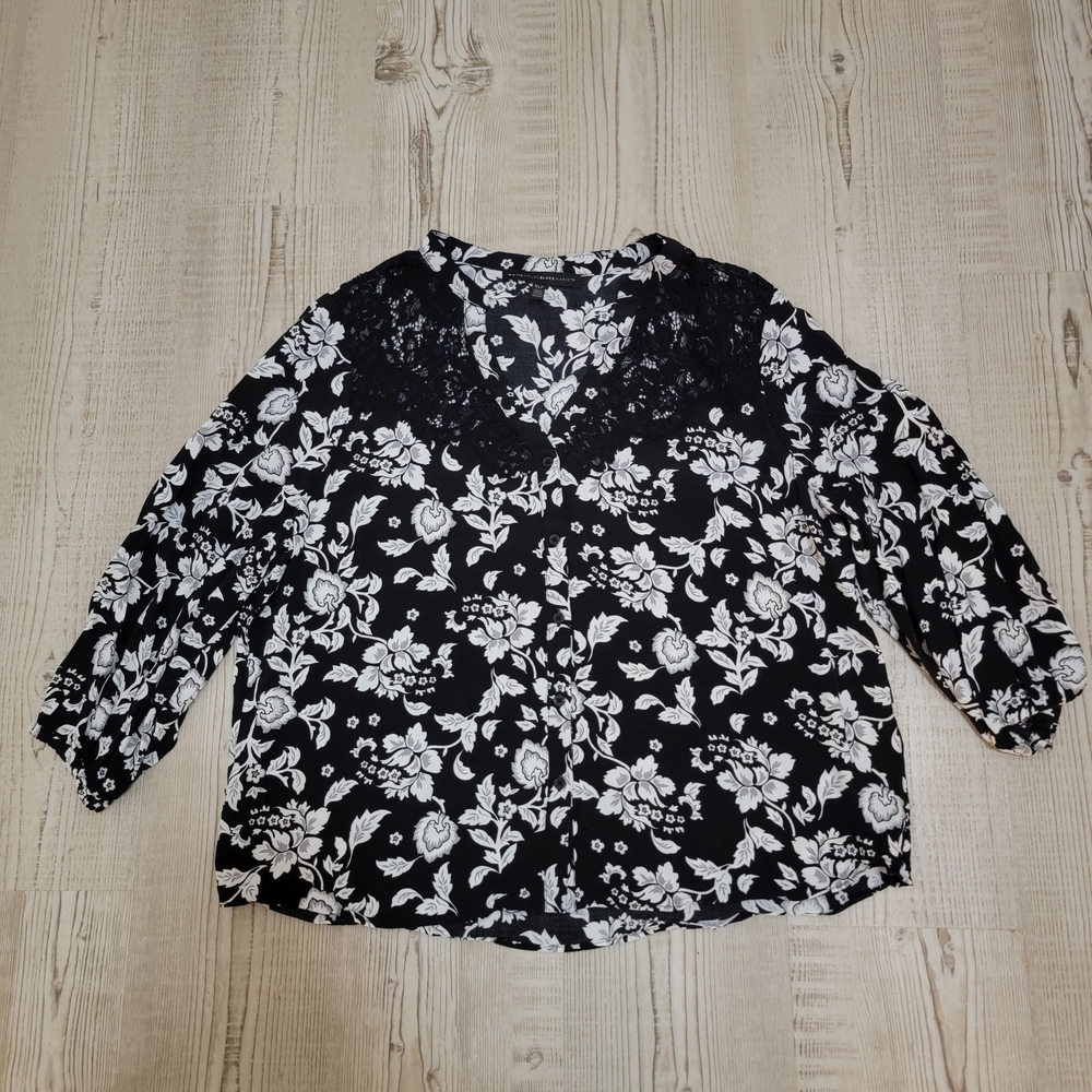White House Black Market Black and White Floral Print Lace Button Down Shirt